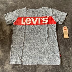 Levi’s Tee